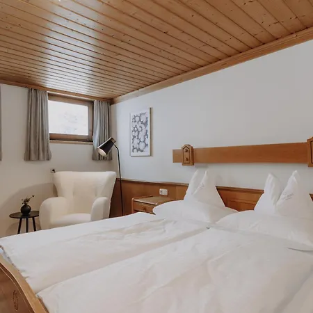 Gut Berg Naturhotel Hotel 4*