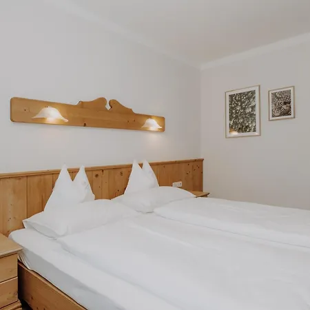 Gut Berg Naturhotel ホテル 4*