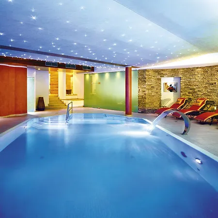 ホテル Gut Berg Naturhotel 4*